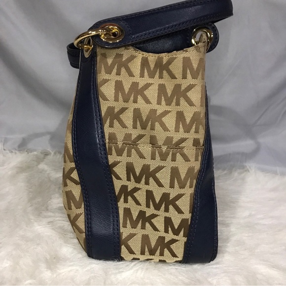 SOLD……..Michael Kors Ludlow Lrg Signature Satchel Bag Drawstring Brown Canvas - Picture 6 of 13